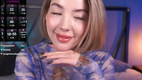Snapshot of lindathacker chatting on 01.25.25 your Linda is back online show from 01.25.25
