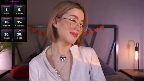 Snapshot of lindathacker chatting on 03.08.25 your Linda is back online show from 03.08.25