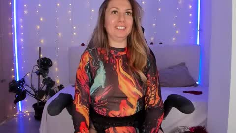 Linda  --  online show from 12.02.25