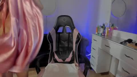 Snapshot of lindsay_khaleesi chatting on 02.02.25 Lindsay online show from 02.02.25