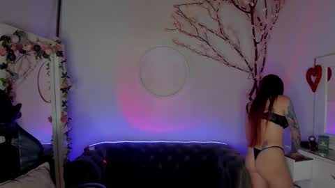 Snapshot of lindsay_khaleesi chatting on 11.22.25 Lindsay online show from 11.22.25