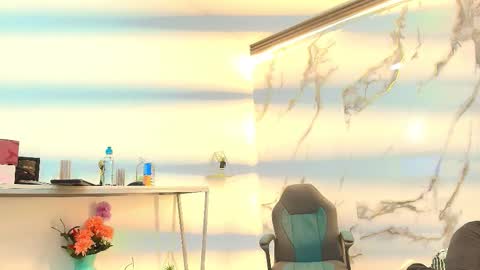  Lindsey  online show from 02.04.26