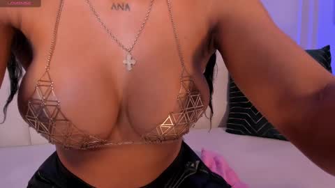 Snapshot of lindseycox chatting on 02.14.25 Lin online show from 02.14.25