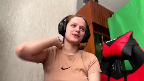 Snapshot of linettehnatow chatting on 03.03.26 Eva online show from 03.03.26