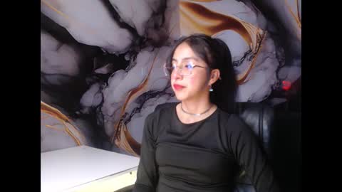 Snapshot of ling_ling24 chatting on 02.21.25 ling ling24 online show from 02.21.25
