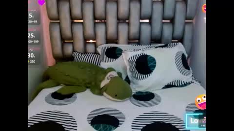 V A L E  N T I N A online show from 12.28.24