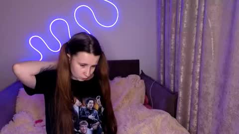 Snapshot of linnsweety chatting on 11.17.25 linnsweety online show from 11.17.25