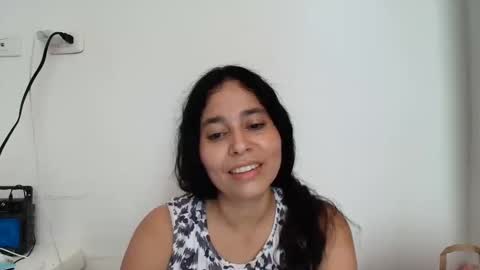 Snapshot of linsay10 chatting on 05.27.26 linsay10 online show from 05.27.26
