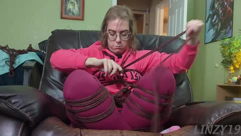 Linzy19 online show from 01.17.25