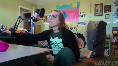 Linzy19 online show from 03.12.25