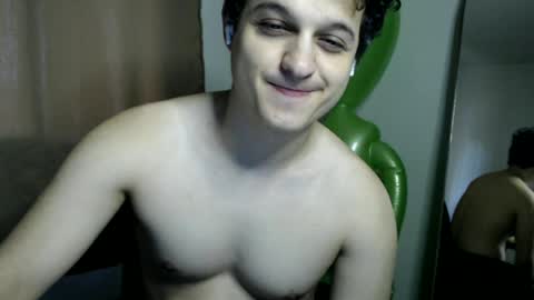 Snapshot of lioncluess chatting on 07.04.26 Lion Cluess online show from 07.04.26