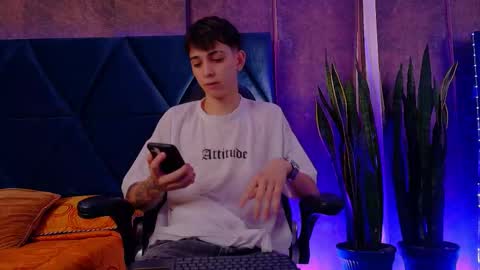 Snapshot of lionfoster chatting on 12.04.25 LION FOSTER online show from 12.04.25