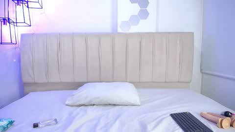 liora_rayne online show from 11.22.25