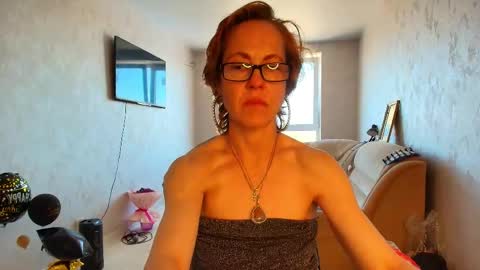 Liora Weiss online show from 05.23.26