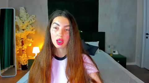 Lira revery online show from 11.17.25