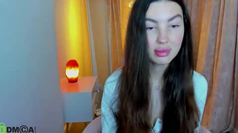 Lira revery online show from 12.01.25