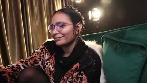 Snapshot of lireesa chatting on 01.30.25 Lire online show from 01.30.25