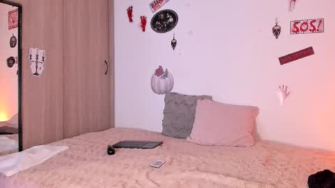 Snapshot of liry_kim chatting on 11.05.25 liry online show from 11.05.25