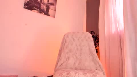 Snapshot of liry_kim chatting on 11.30.25 liry online show from 11.30.25