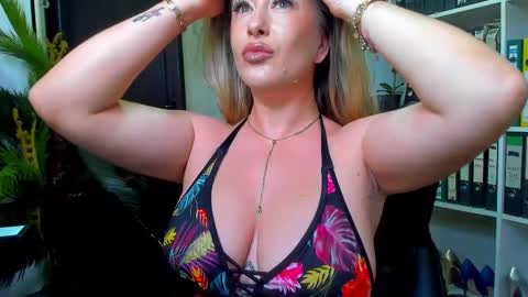 Snapshot of lisa2018 chatting on 03.01.25 lisa online show from 03.01.25