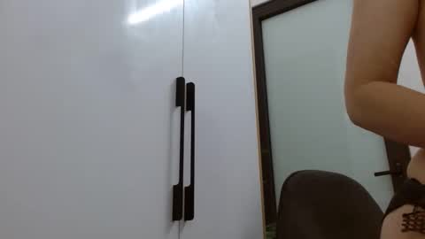 Snapshot of lisa_1011 chatting on 02.27.26 lisa_1011 online show from 02.27.26