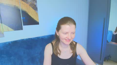 Snapshot of lisa__evans chatting on 04.04.26 Lisa online show from 04.04.26