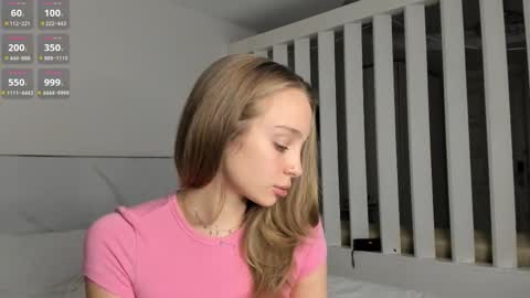 Snapshot of lisa_babymetal chatting on 11.16.25 Lisa online show from 11.16.25