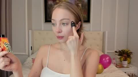 Lisa online show from 04.15.26