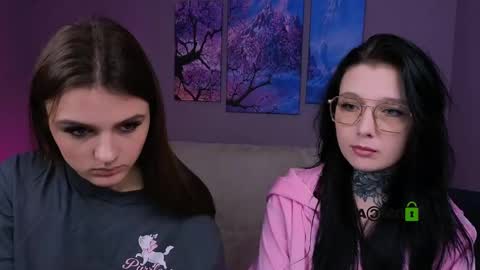 Snapshot of lisa_dark_ chatting on 11.17.25 Lisa online show from 11.17.25