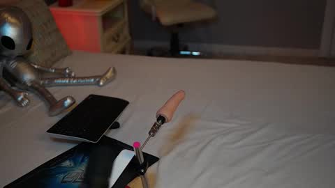 lisa_elfy online show from 10.27.25