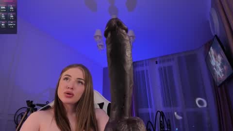 Snapshot of lisa_flirty chatting on 02.19.25 Lisa online show from 02.19.25