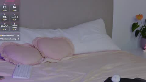 Snapshot of lisa_moons chatting on 12.24.24 lisa_moons online show from 12.24.24