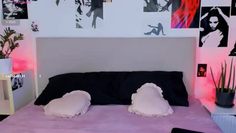 Snapshot of lisa_moons chatting on 10.30.25 lisa_moons online show from 10.30.25