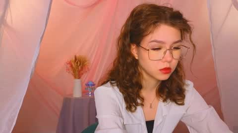  Lisa  online show from 01.28.25