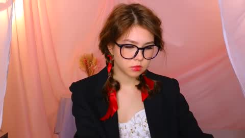  Lisa  online show from 02.15.25