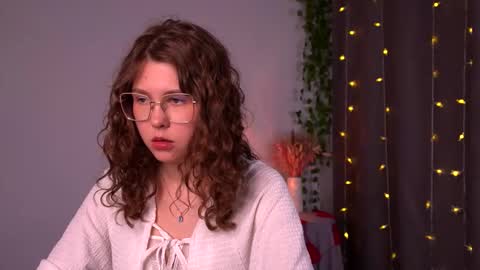  Lisa  online show from 09.27.25