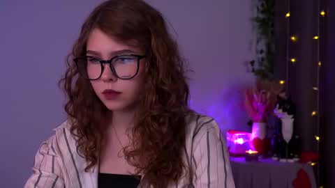  Lisa  online show from 11.21.25