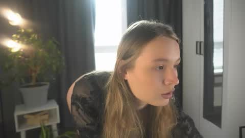 Snapshot of lisa_schiele chatting on 09.20.25 Elisabeth or Lisa online show from 09.20.25