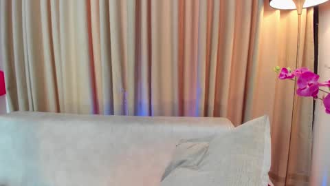 Snapshot of lisahadwiin chatting on 02.15.25 LisaHadwiin online show from 02.15.25