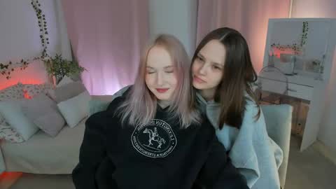 Lisa blonde  Alisa brunette online show from 04.18.26