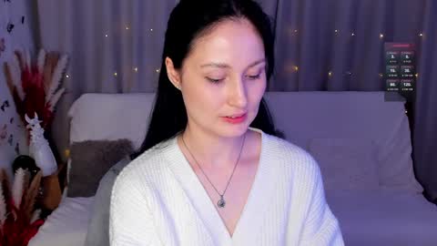 Lisa Moore online show from 01.11.25