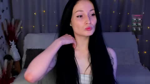 Lisa Moore online show from 03.06.25