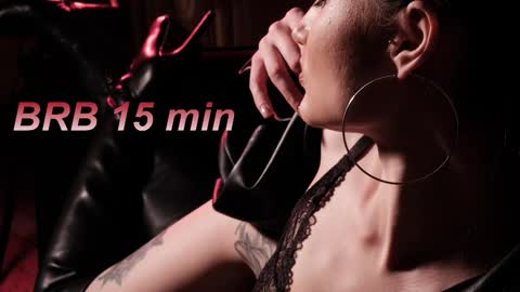 Lisa Moore online show from 09.15.25