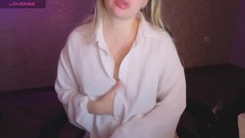 Snapshot of lisenok26 chatting on 04.29.26 Anna online show from 04.29.26