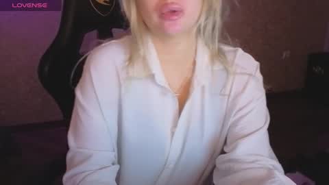 Snapshot of lisenok26 chatting on 05.31.26 Anna online show from 05.31.26