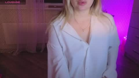 Snapshot of lisenok26 chatting on 07.25.26 Anna online show from 07.25.26