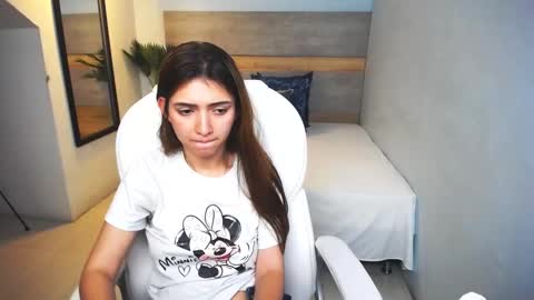 Liseth Fox online show from 12.20.24