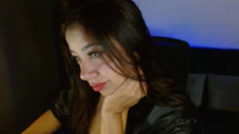 Snapshot of liss_petty chatting on 11.23.25 Liss online show from 11.23.25