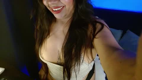 Snapshot of liss_petty chatting on 11.30.25 Liss online show from 11.30.25