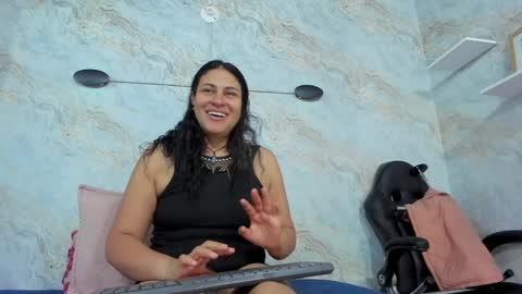 Snapshot of lissa_harris_ chatting on 01.12.25 Lisa online show from 01.12.25